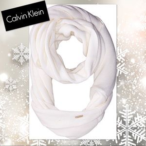 Calvin Klein Infinity Scarf NWOT ❄️❄️❄️